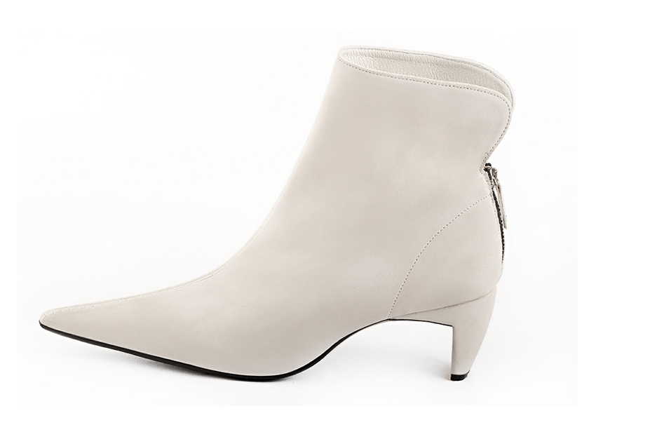 Off white women's ankle boots with a zip at the back. Pointed toe. Low comma heels. Profile view - Florence KOOIJMAN